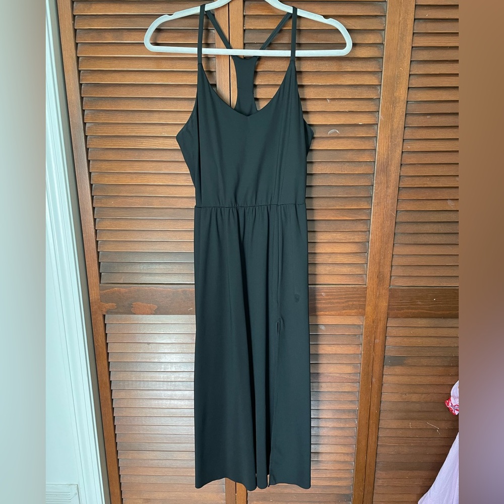 Halara “The Dress” size L with built-in bra and pockets